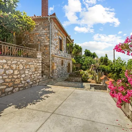 Tonia's * Neokhorion (Messenia)